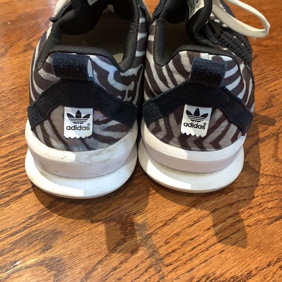 Adidas SL loop in zebra - Picture 3 of 8